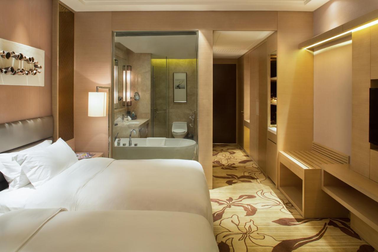 Movenpick Hotel אנשי מראה חיצוני תמונה