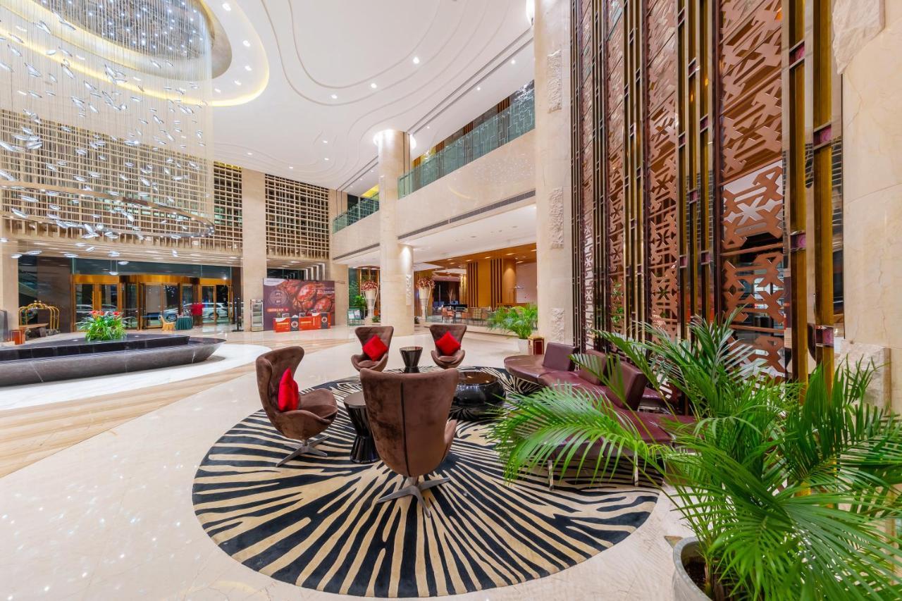 Movenpick Hotel אנשי מראה חיצוני תמונה
