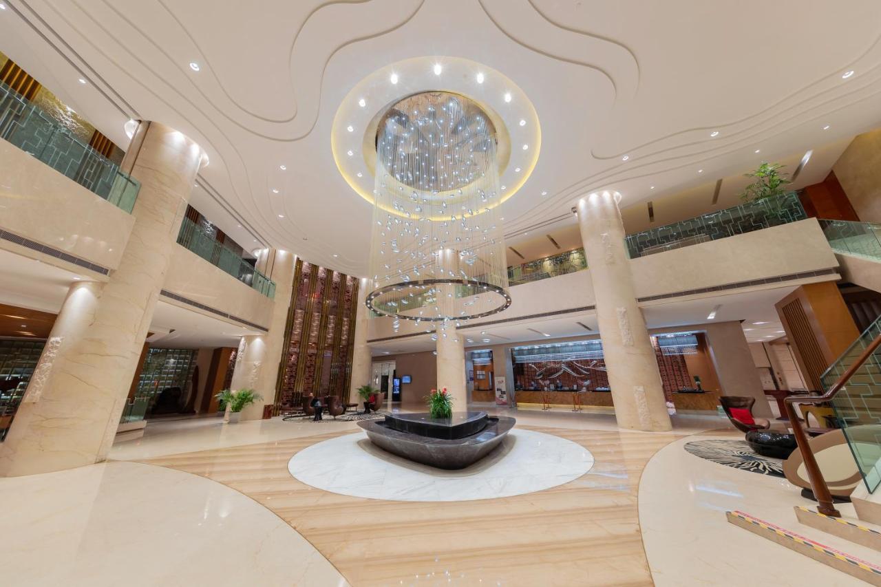 Movenpick Hotel אנשי מראה חיצוני תמונה