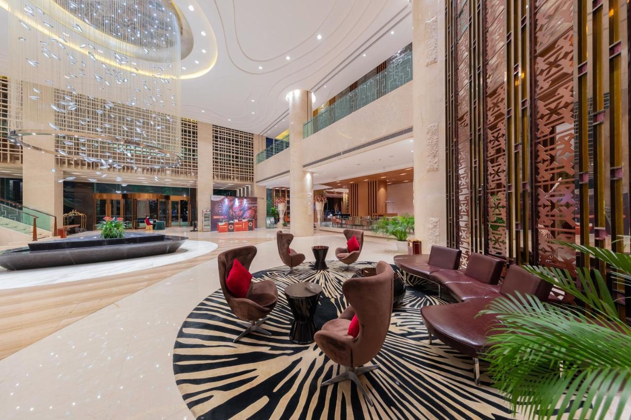 Movenpick Hotel אנשי מראה חיצוני תמונה
