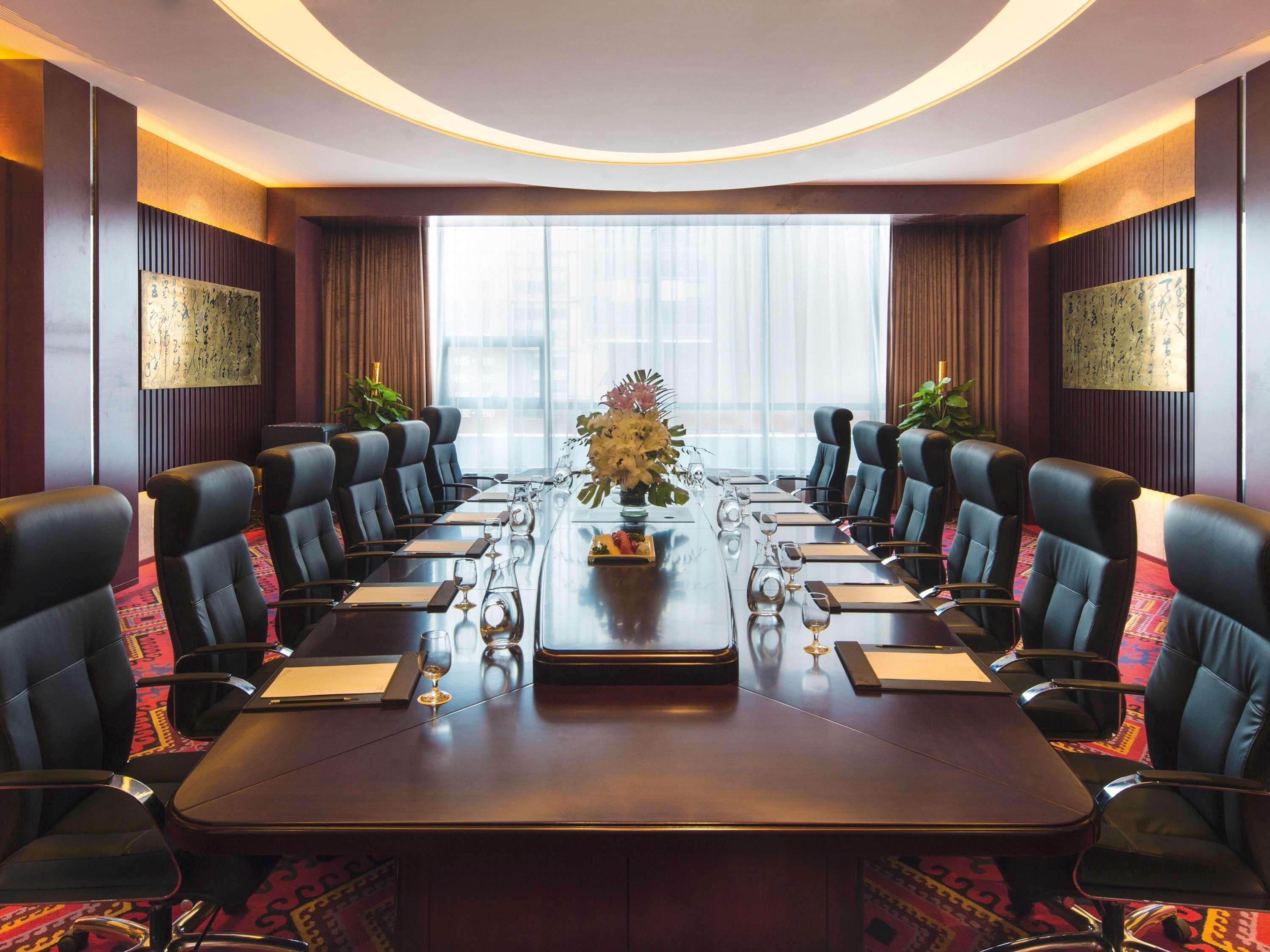 Movenpick Hotel אנשי מראה חיצוני תמונה