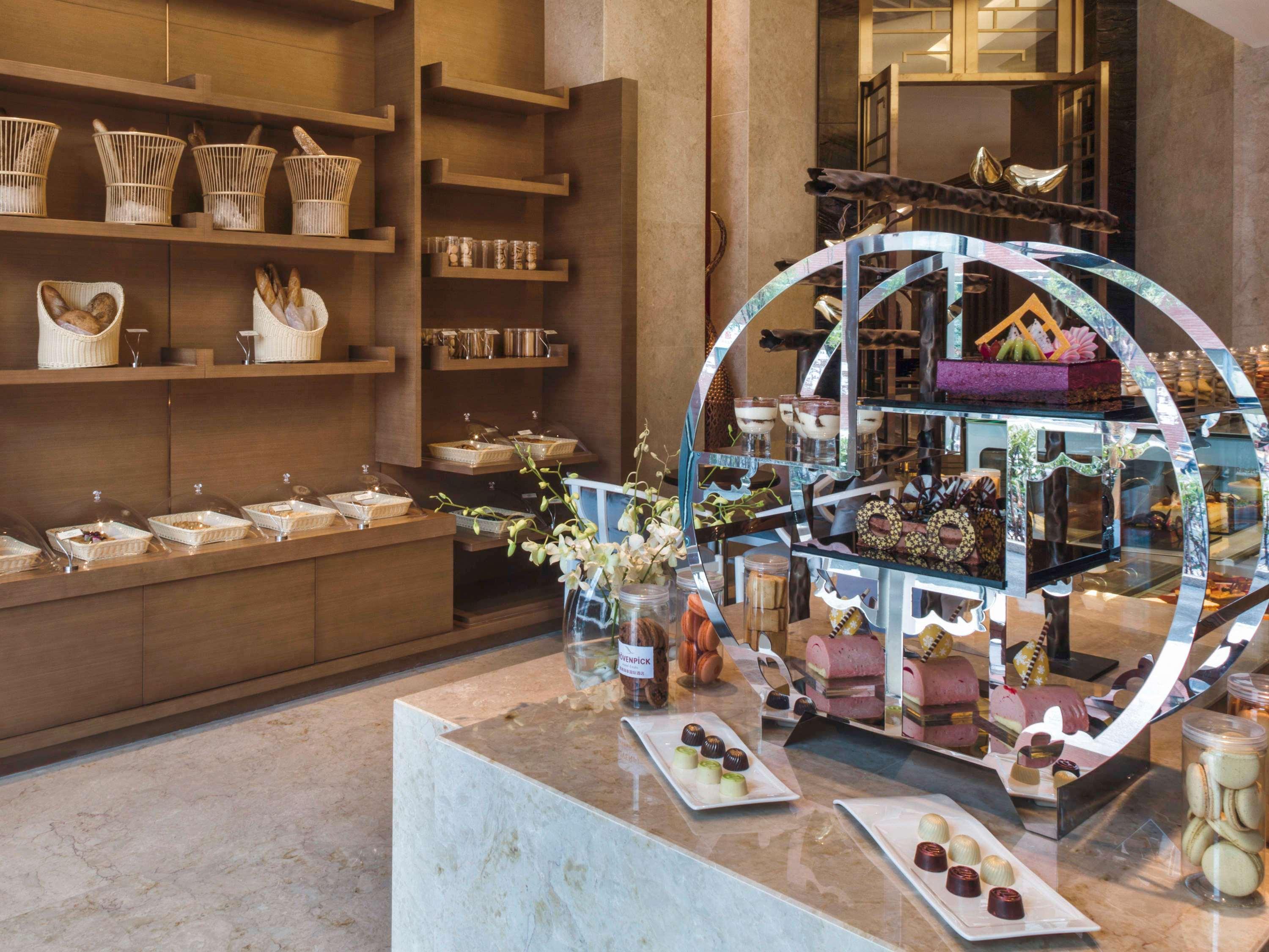 Movenpick Hotel אנשי מראה חיצוני תמונה
