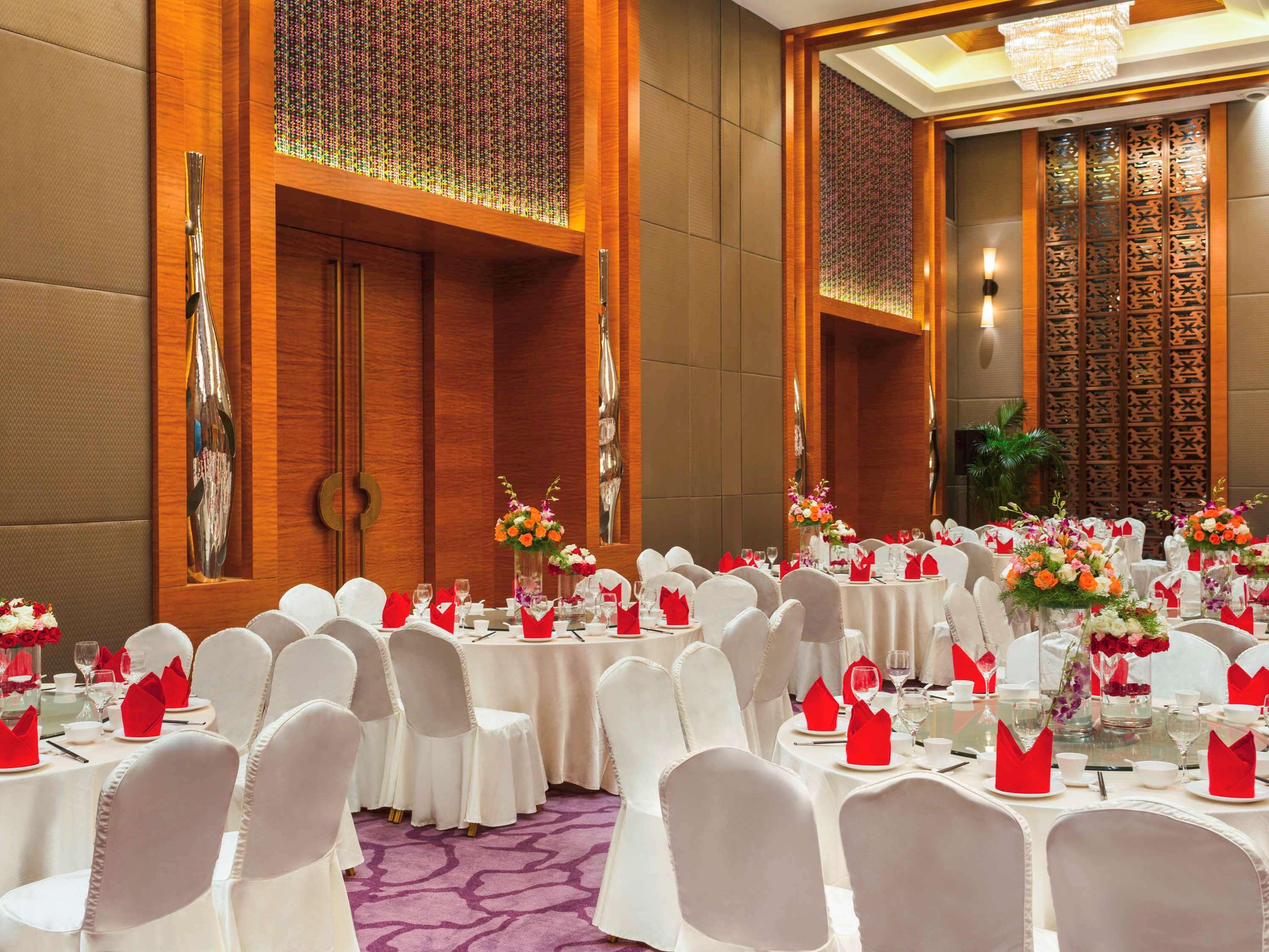 Movenpick Hotel אנשי מראה חיצוני תמונה