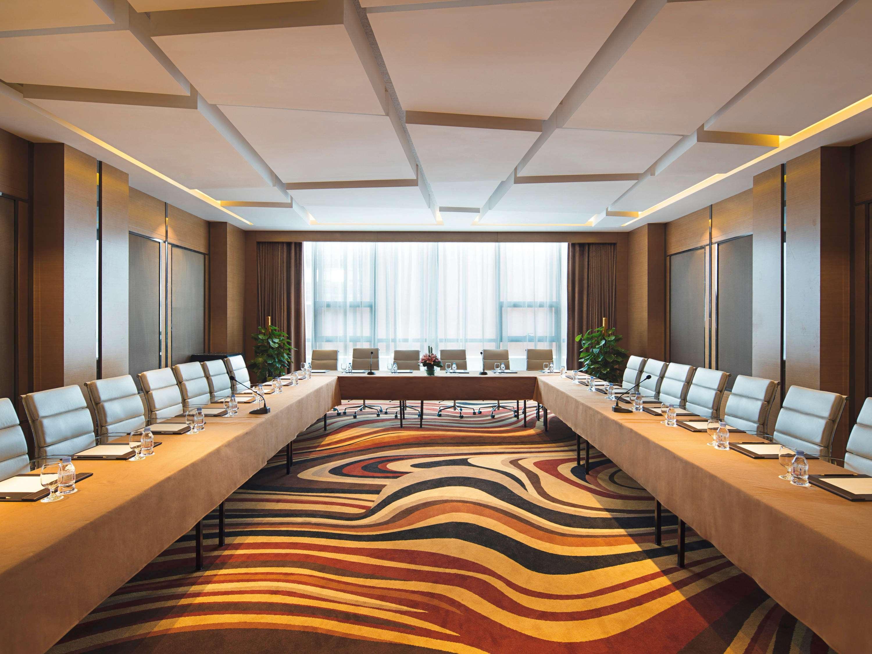 Movenpick Hotel אנשי מראה חיצוני תמונה