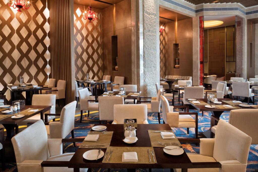 Movenpick Hotel אנשי מראה חיצוני תמונה