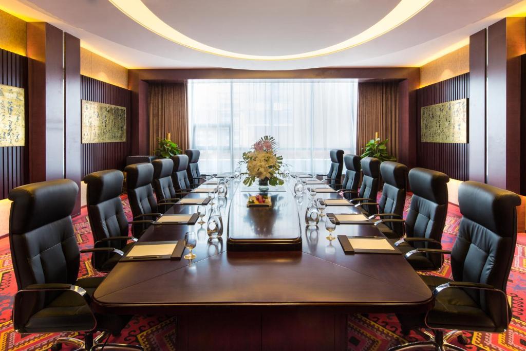Movenpick Hotel אנשי מראה חיצוני תמונה
